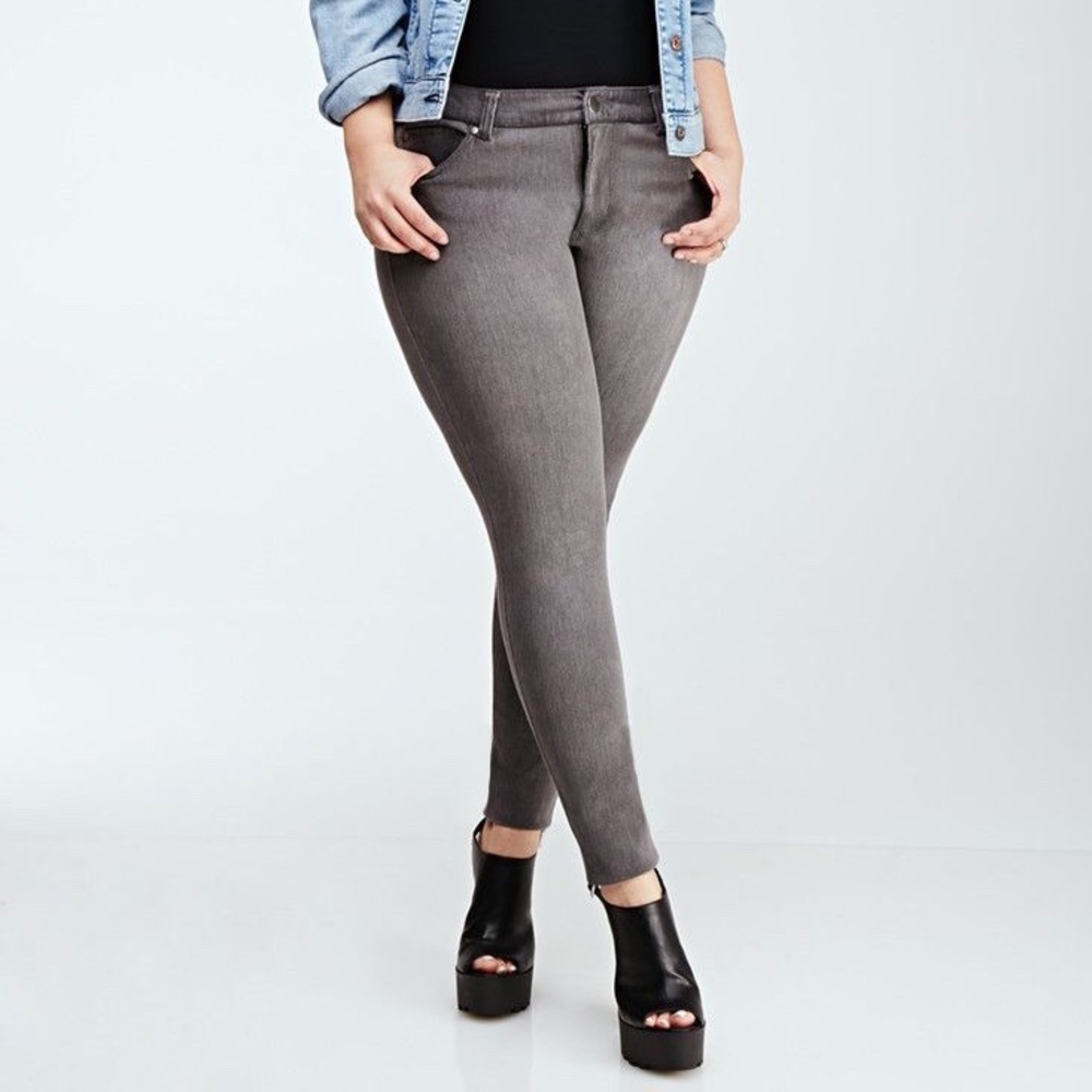 Gray stretchy skinny jeans- NWT